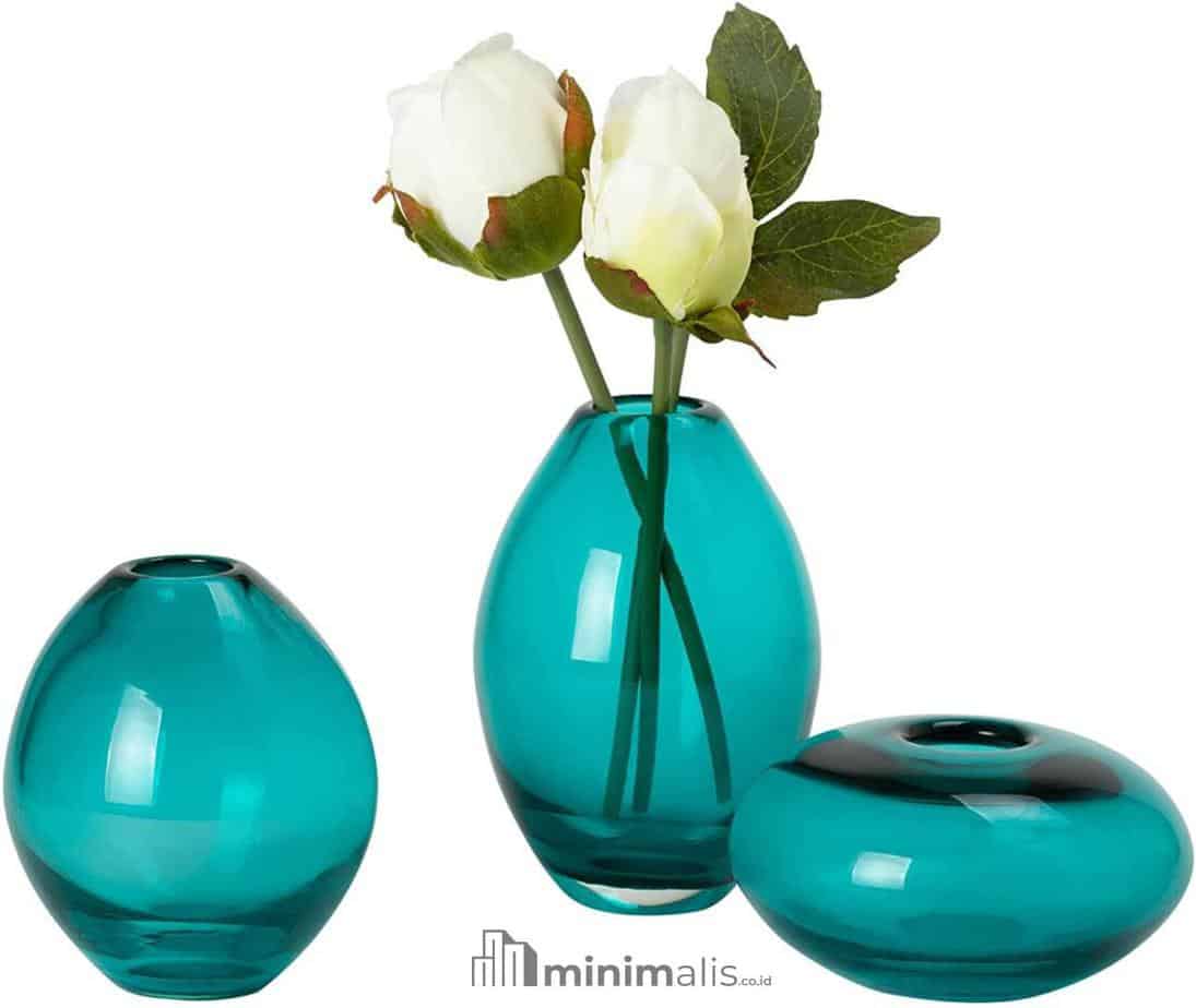 vas bunga berwarna pirus