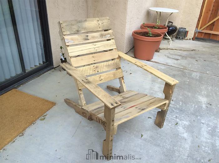 desain kursi kayu palet