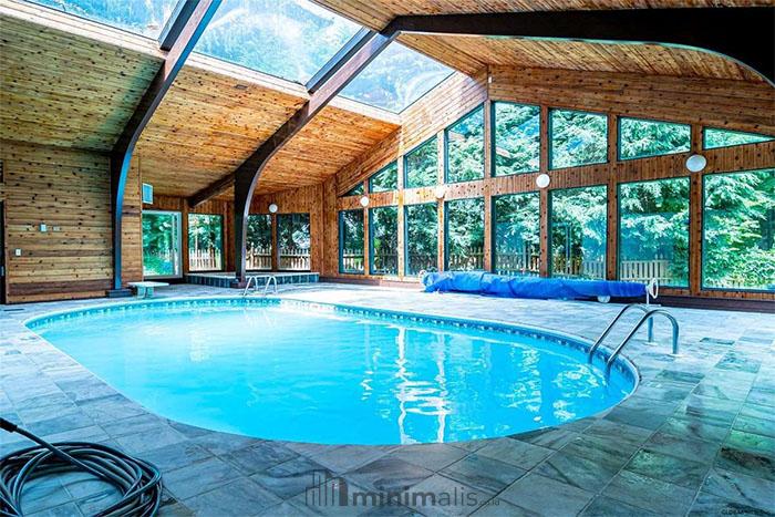 kolam renang minimalis indoor
