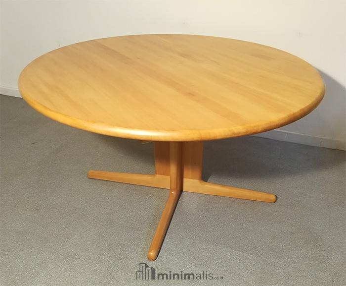 meja kayu bulat