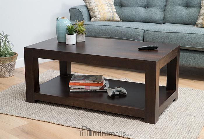 meja kayu minimalis ruang tamu