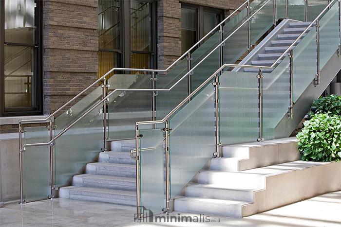 desain railing tangga stainless steel