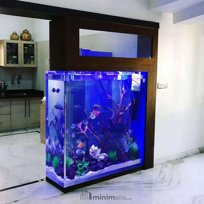 sekat ruangan aquarium